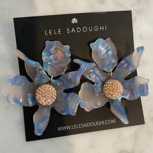 Lele Sadoughi small Crystal Lily Earrings in Blue